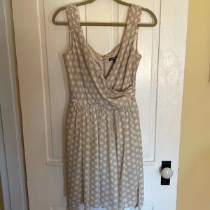 Express size 6 light tan polka dot dress